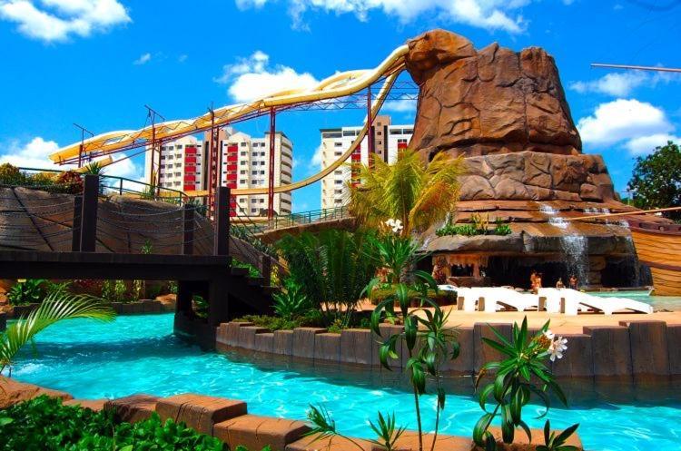 Piazza Diroma Com Acesso Ao Acqua Park Caldas Novas Exterior foto